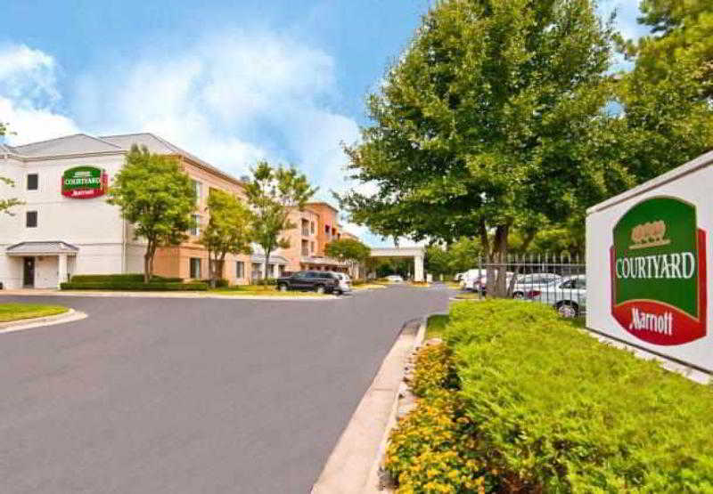 Готель Courtyard Memphis East/Bill Morris Parkway Екстер'єр фото