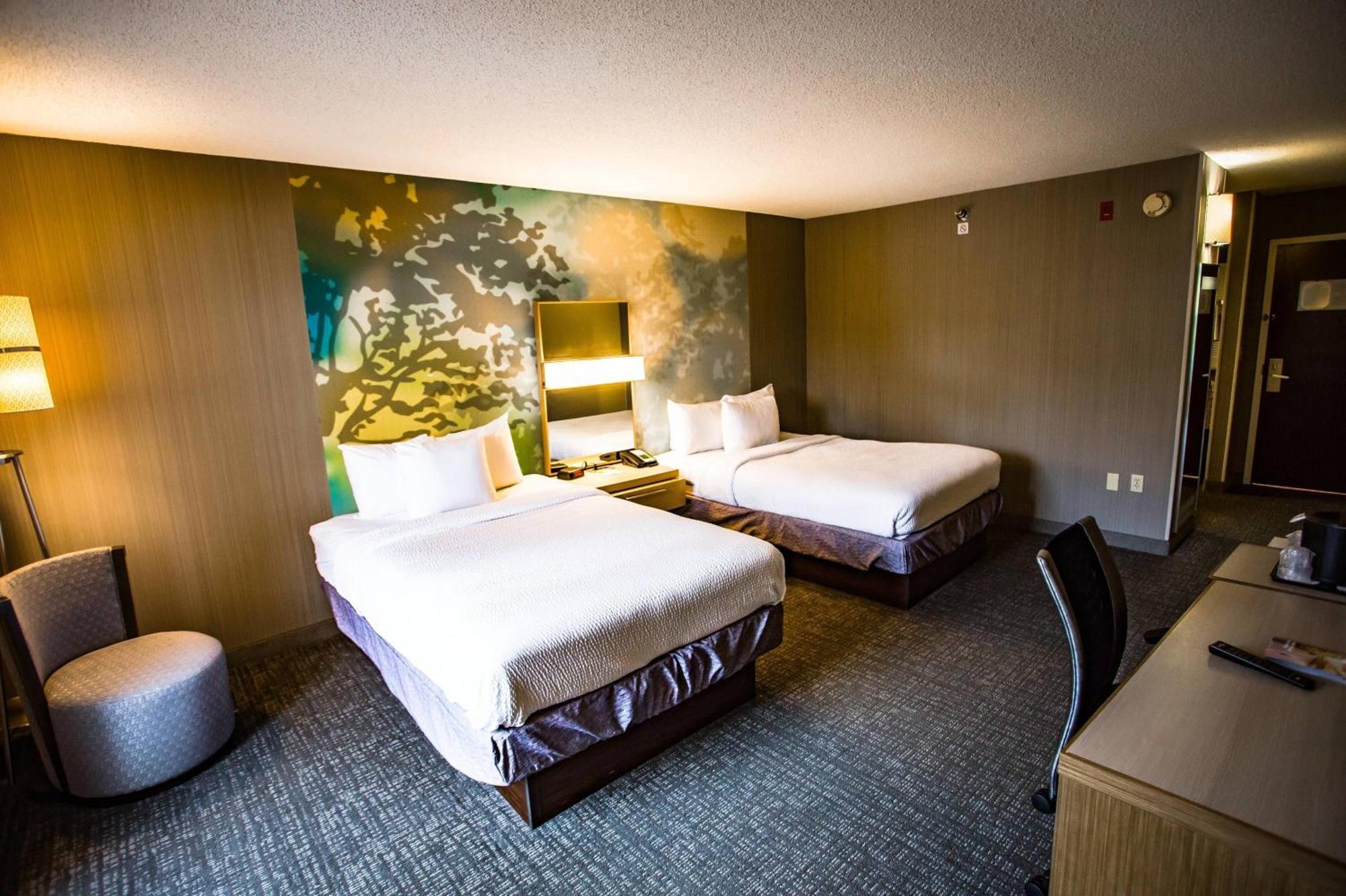 Готель Courtyard Memphis East/Bill Morris Parkway Екстер'єр фото