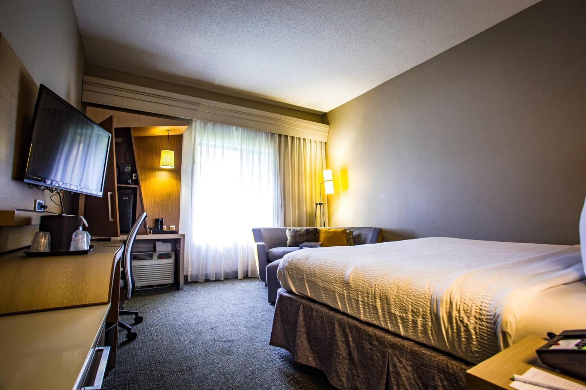 Готель Courtyard Memphis East/Bill Morris Parkway Екстер'єр фото